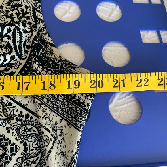 Live and Let Live Black and White Asymmetrical Dress - Picture 7 of 9